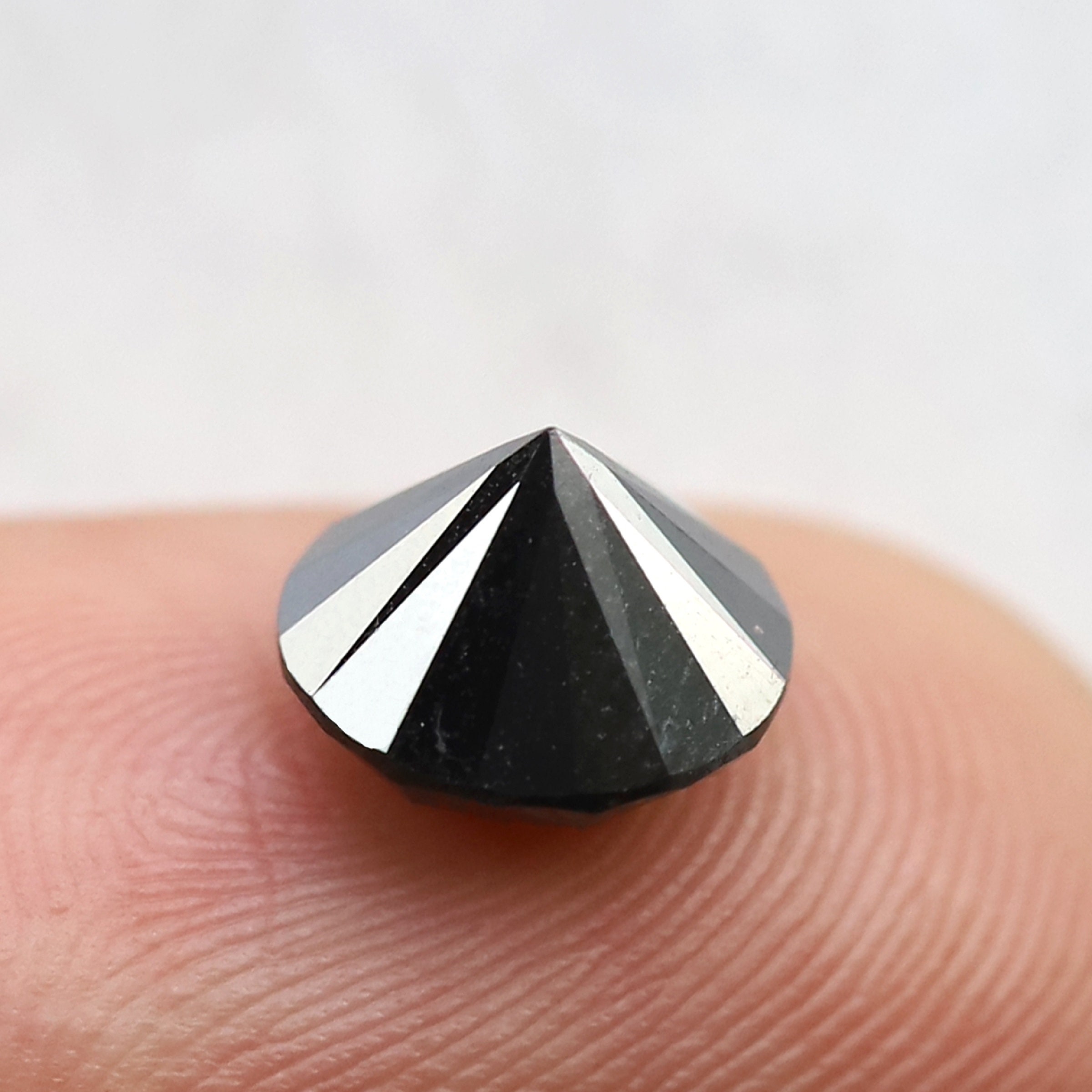 Black Diamond Round Shape Back Side