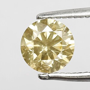 0.84 CT, 6 x 6 MM ! Round Brilliant cut Diamond ! Natural Yellow color Loose Diamond For Wedding Ring