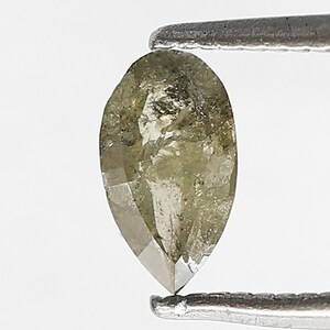 Diamante rústico en forma de pera de 0,48 quilates y 7 mm, diamante verde natural suelto para anillo de pedida de mano y joyería personalizada. imagen 7