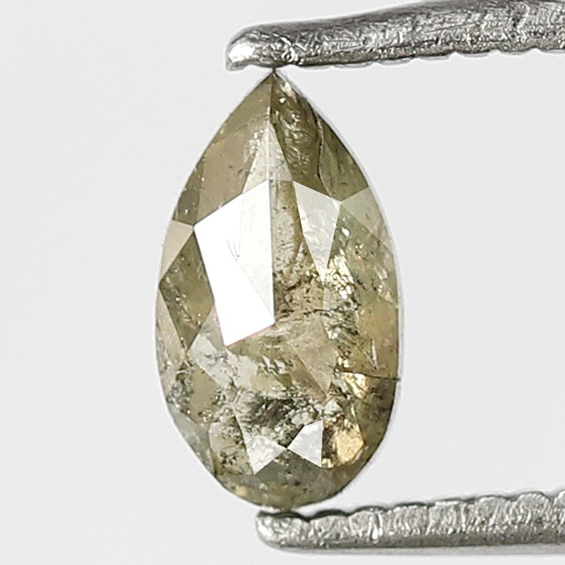 Diamante rústico en forma de pera de 0,48 quilates y 7 mm, diamante verde natural suelto para anillo de pedida de mano y joyería personalizada. imagen 1