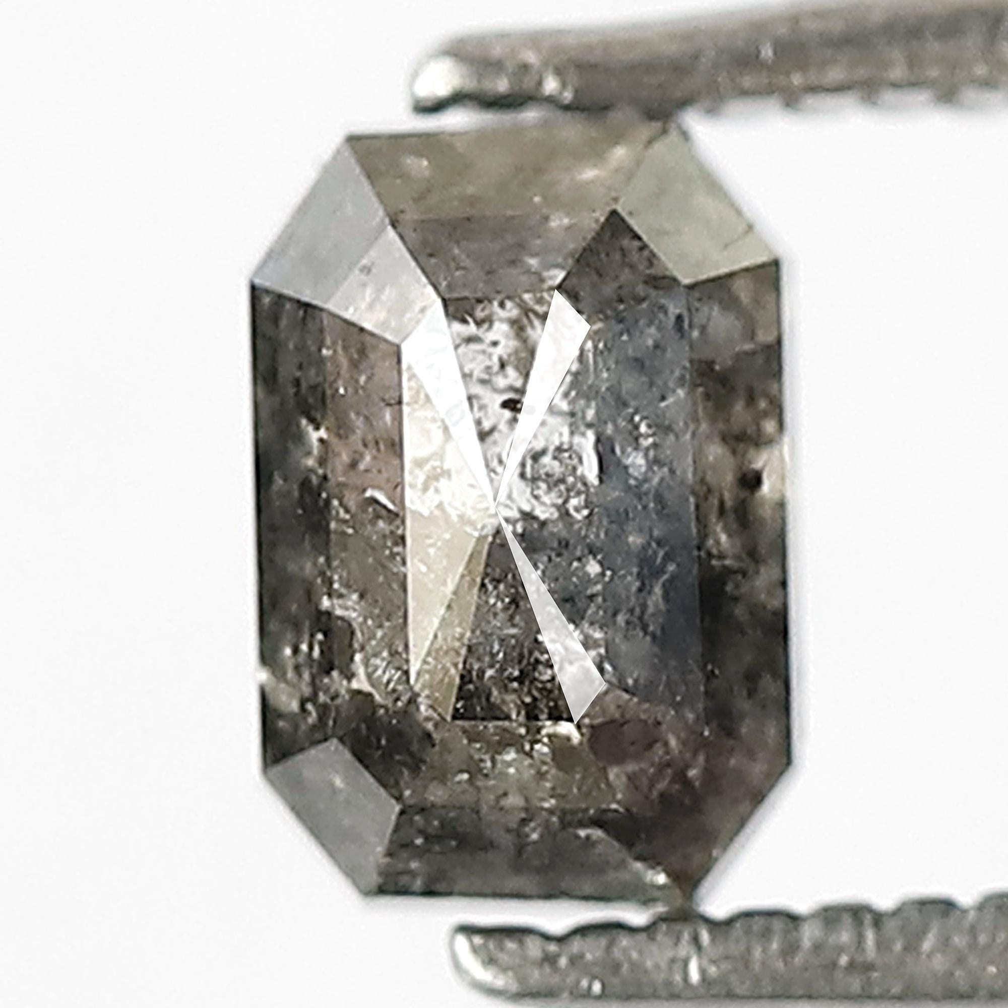 1.02 CT エメラルドカット グレーブラックダイヤモンド：天然ルース 