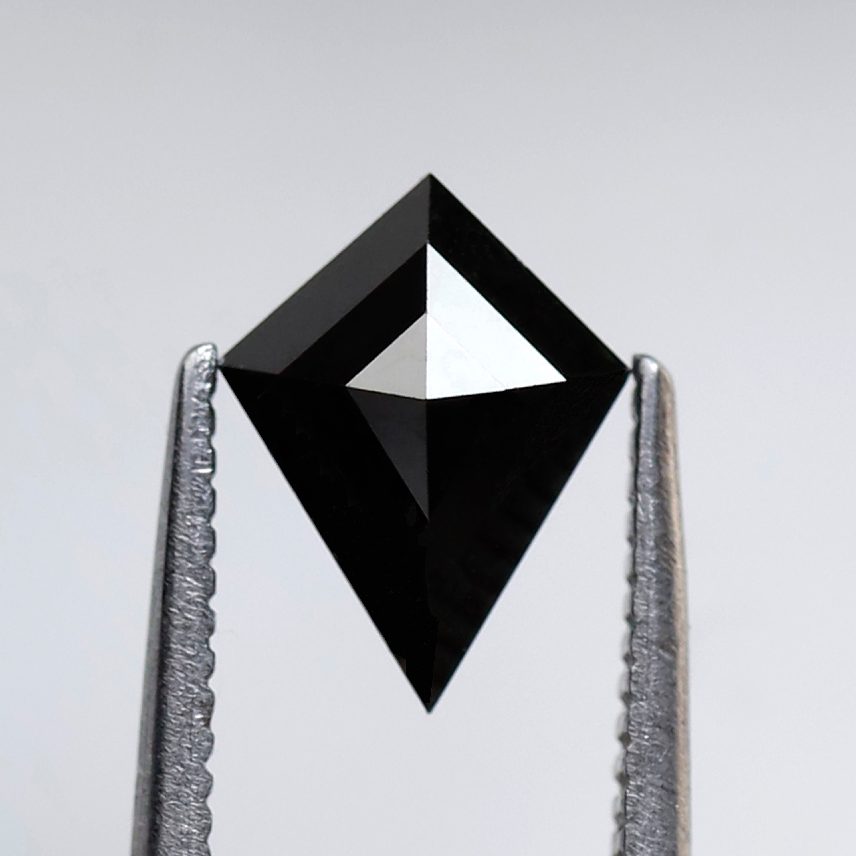 1 carat black diamond kite