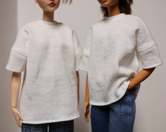 Stor T-shirt för 28 cm modedockor