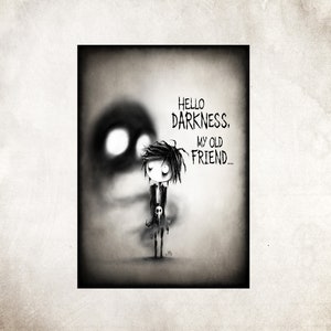 Puede incluir: Ilustración en blanco y negro de una persona con cabello oscuro y una calavera en su camisa de pie frente a una figura sombría. El texto "HELLO DARKNESS, MY OLD FRIEND..." está escrito sobre las figuras.