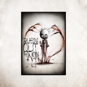 Könnte beinhalten: Eine Schwarzweißillustration einer weinenden Figur mit einer Herzform, die von roten Ästen gebildet wird. Der Text "Bleeding Out the Inside" ist in Schwarz geschrieben.