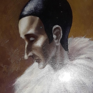 Può includere: Un dipinto di una persona con capelli neri corti che indossa un costume bianco e viola. La persona guarda in basso e ha un'espressione seria. Il dipinto è firmato "G. Bonara" nell'angolo in basso a destra.