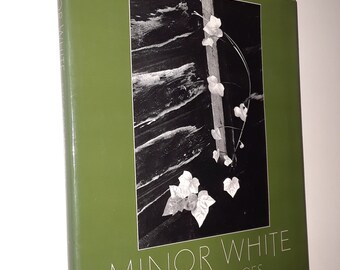 Minor White: Ritos y pasajes 1978 Sus fotografías, cartas y diarios con ensayos biográficos de James Baker Hall 1978 Tapa dura