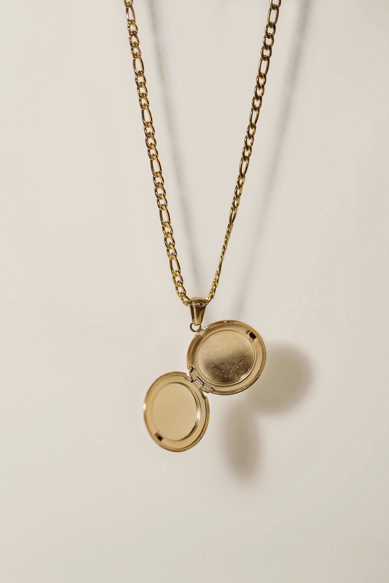 Delicate Engraved Necklace Circle Locket Necklace with Photo Etsy