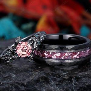 Antique Hexagon cut Pink sapphire womens Ring,Black Gold couples ring set vintage His and Hers wedding band Mens Hammered Pink sapphire ring
