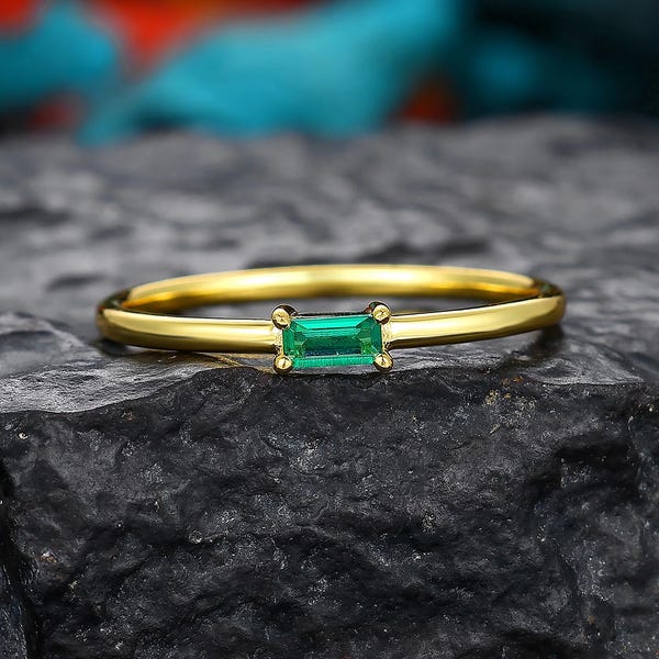 Solitaire baguette emerald engagement ring,Minimalist green emerald wedding promise ring,Solid 14k yellow gold May birtshtone jewelry gift