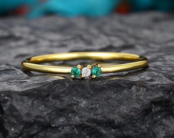 Minimalist emerald&moissanite wedding ring, Emerald stackable bridal ring,Promise bridal ring, May birthstone jewelry gift for women