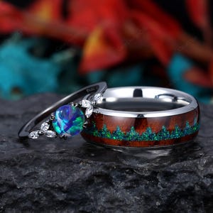 Round Cut Green Opal Couples Ring Set,His and Hers Wedding Ring,Mens Wood Ring,Promise Ring For Men For Women Green Gemstone Rings