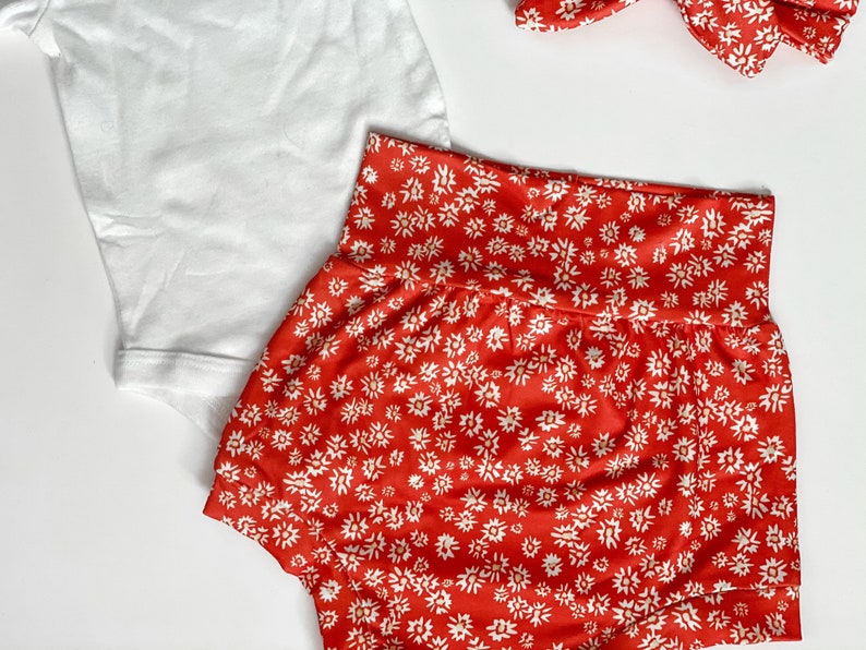 Spring Baby Clothes Summer Baby Clothes Baby Bloomers Baby Bloomers and Matching Bow Baby Girl Clothing Sets Daisy Bloomers