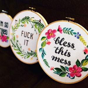 Cross stitch pattern Bless this mess / Quote cross stitch / Funny cross stitch pattern / Floral cross stitch / Flower wreath cross stitch image 3