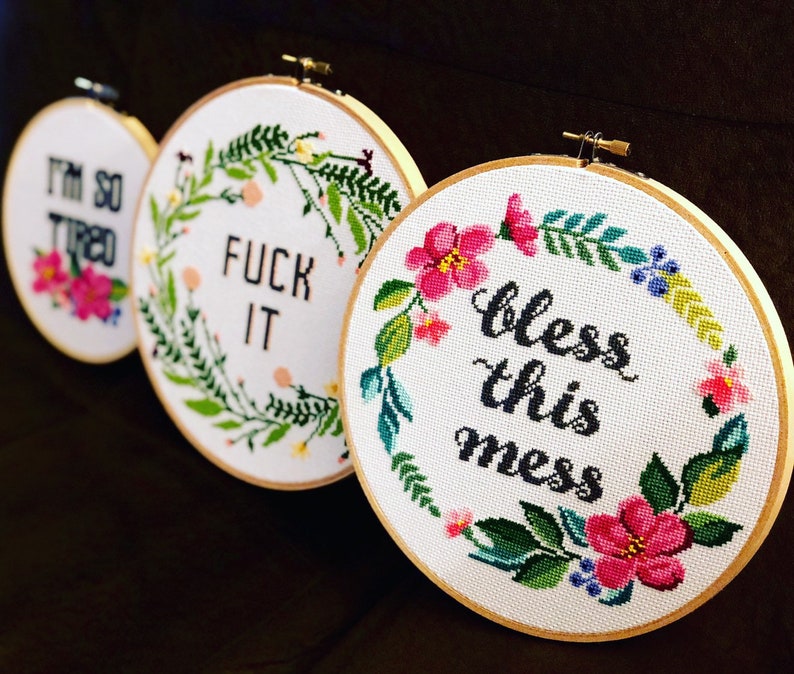 Cross stitch pattern Bless this mess / Quote cross stitch / Funny cross stitch pattern / Floral cross stitch / Flower wreath cross stitch image 3
