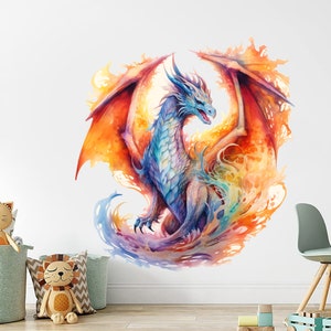 Puede incluir: Una ilustración de acuarela de un dragón azul con alas naranjas. El dragón está rodeado de agua y fuego arremolinados.