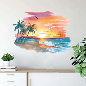 Puede incluir: Un vinilo decorativo que representa una vibrante escena de playa al atardecer. La obra de arte representa palmeras, olas del océano y un cielo colorido con tonos de naranja, rosa y azul. Un pájaro vuela en el cielo.
