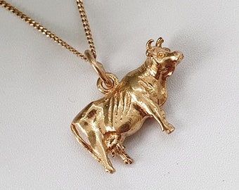 Vintage 9ct Gold Bull Cow Charm / Pendant. Hallmarked London 1968. Vintage Jewellery / Jewelery.