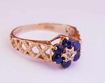 Vintage 9ct Gold, Sapphire & Diamond Flower Ring. Size O (EU 56). Free Resizing. Vintage Jewelery / Jewellery. September Birthstone