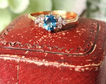 Vintage 9ct Gold, Blue Topaz & Diamond Ring. Size K (EU 52) Free Resizing. Vintage Jewellery / Jewelery. November Birthstone.