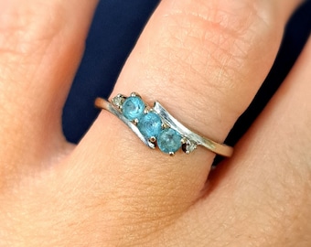 Vintage 9ct White Gold & Blue Topaz Ring. Size N (EU 55) Free Resizing. November Birthstone