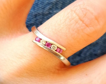 Vintage 9ct White Gold, Ruby & Diamond Ring. Size R (EU 59) Hallmarked.  Free Resizing. Vintage Jewellery / Jewelry. July Birthstone