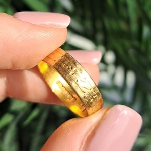 Vintage 22ct Gold Engraved Patterned 5mm Band Ring. Hallmarked 1966 Size M (US 6.5) Free Resizing. Antique Wedding Band Jewellery.