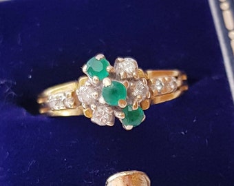 Vintage 18ct Gold, Emerald & Diamond Ring. Size M (EU 54). Free Resizing. Vintage Jewelery / Jewellery. May Birthstone