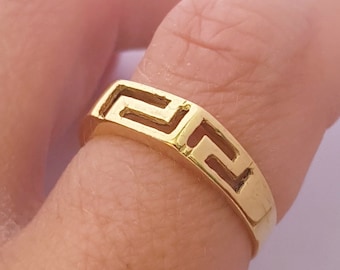 Vintage 18ct Gold Greek Key Cut Band Ring. 5mm. Size R (EU 59). Free Resizing. Vintage Jewelery / Jewellery.