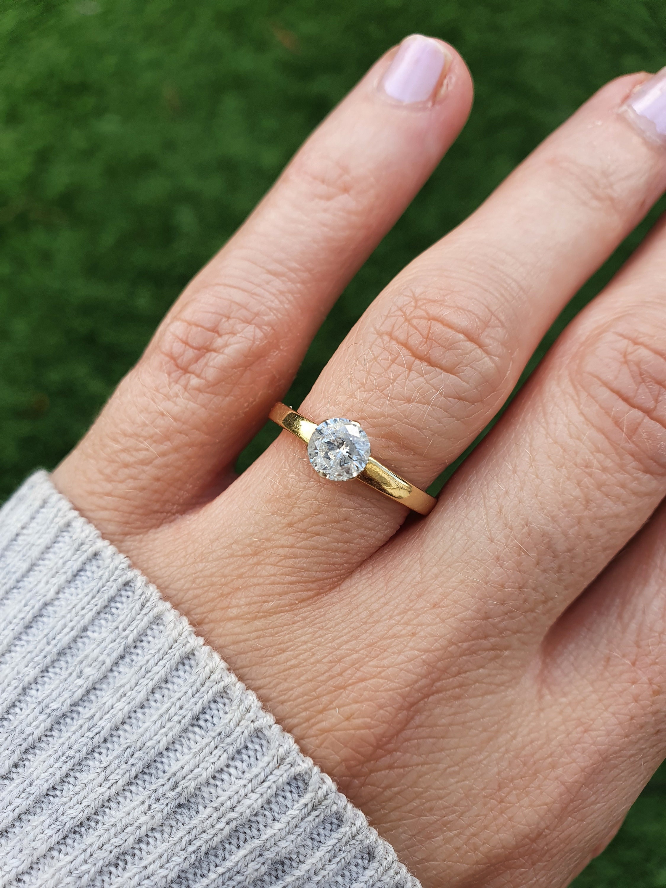 18ct gold diamond solitaire ring deals