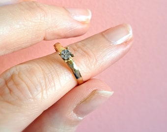 Vintage 9ct Gold & Diamond Cluster Ring. Size N (EU 55) Vintage Jewellery / Jewelry.  Engagement Ring