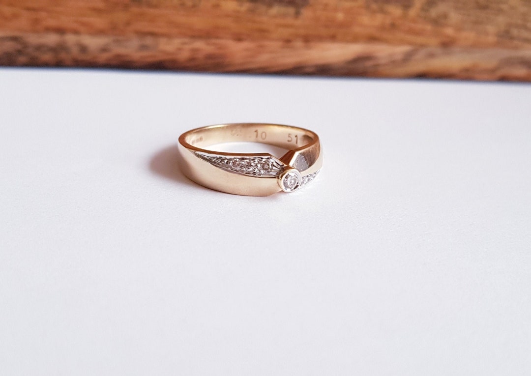 Vintage 9ct Gold & Diamond Ring. Size L EU 53 Free Resizing. Vintage