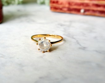 Vintage 9ct Gold & Cubic Zirconia Solitaire Ring.  Size N (EU 55) Free Resizing. Engagement Ring.