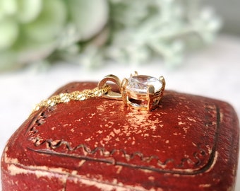 Vintage 9ct Gold Cubic Zirconia Solitaire Pendant. Vintage Jewellery / Jewelry.