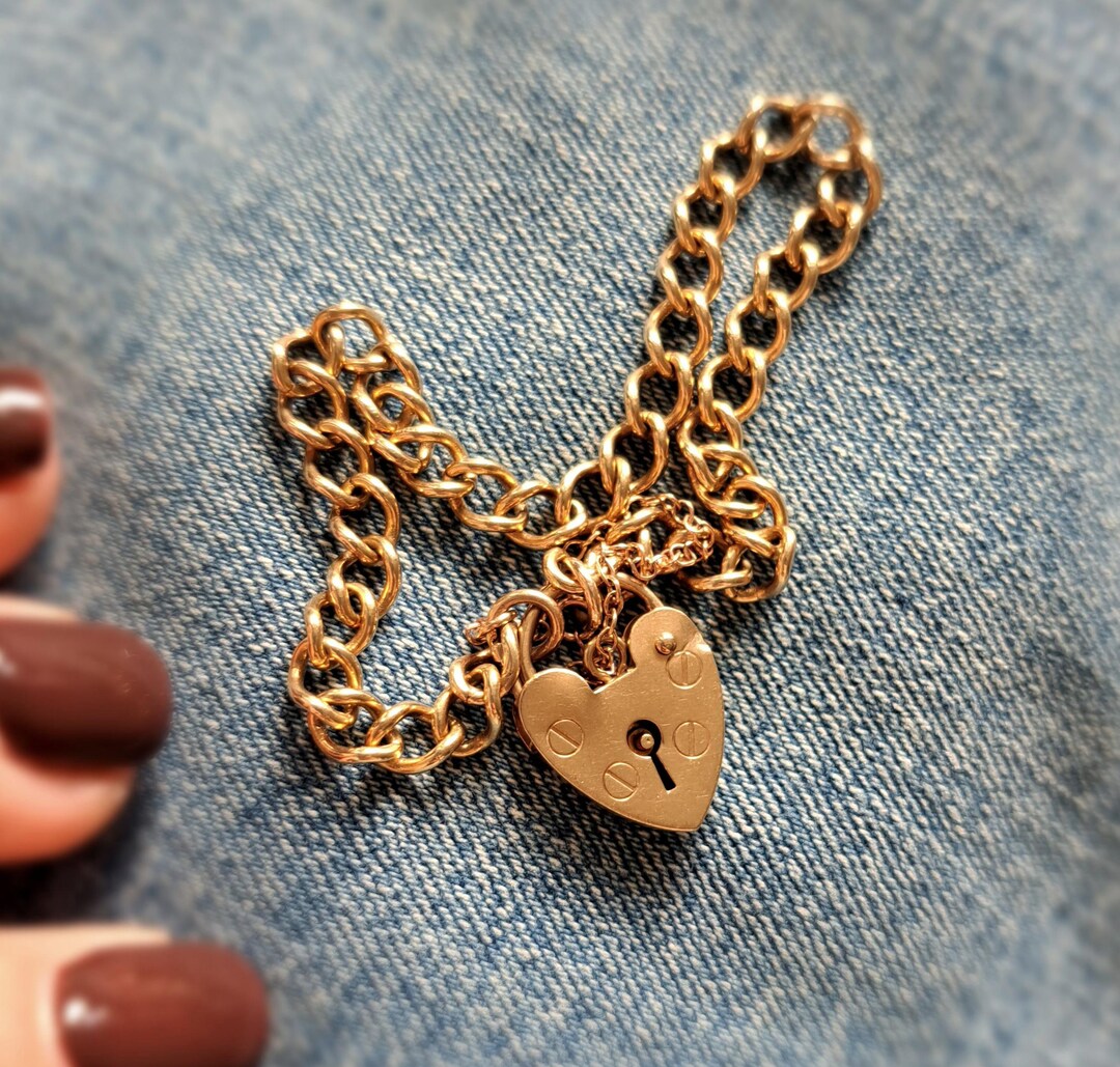 Vintage 9ct Gold Curb Charm Bracelet & Heart Padlock. Hallmarked 1995
