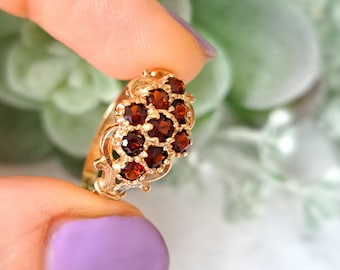 Vintage 9ct Gold & Garnet Flower Cluster Ring. Size S (EU 60) Hallmarked 1977.  Free Resizing. Vintage Jewellery / Jewelry.