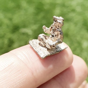 Vintage Sterling Silver Aladdin Riding Magic Carpet  Pendant / Charm. Vintage Jewellery / Jewelry. Gauntlet, Goblet