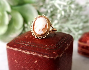 Vintage 9ct Gold & Cameo Ring. Hallmarked 1980. Size M (EU 54) Free Resizing. Engagement Ring.