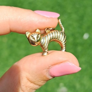 Vintage 9ct Gold Tiger / Cat Charm Pendant. Hallmarked 1958. Solid Gold. Statement Jewelry Jewellery.