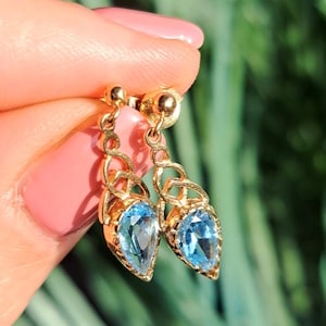 Vintage 9 kt gouden en blauwe topaasoorbellen. Vintage sieraden/sieraden. Geboortesteen november.