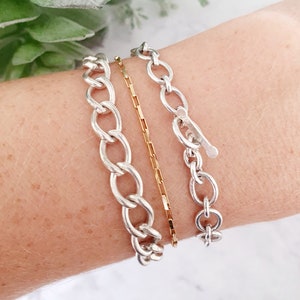Vintage Sterling Silver Bracelet with T-Bar Catch. 1940&#39;s. Charm Bracelet. Vintage Jewellery / Jewelry.