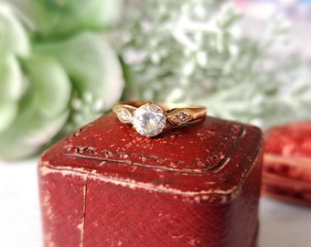 Vintage 9ct Gold & Cubic Zirconia Solitaire Ring.  Size N (EU 55) Free Resizing. Engagement Ring.