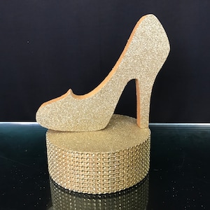 Centro de mesa Zapato en soporte, Decoración central, Elemento central en la mesa, Decoración para la mesa festiva, Dulces 16, Boda, Mitzvah, Quinceañera