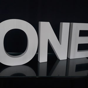 Letras 3D da espuma ONE, letras decorativas do primeiro aniversário, letras de isopor 3D 15 ", decoração de chá de bebê, decoração de festa, letras maiúsculas