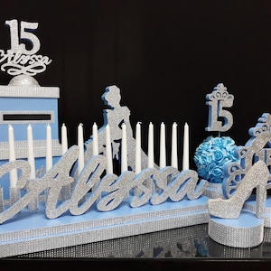Tema de quinceañera SET de 6 piezas, caja de cartón y candelabro, soporte de bola central rosa, cochecito azul claro 3D, espuma 3D, soporte para zapatos