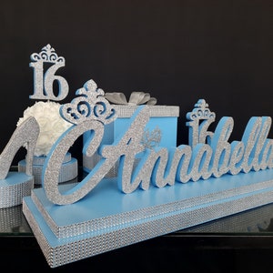 SET decoración de cinco artículos, bola de rosas central en el soporte, espuma de nombre, soporte de números, soporte de zapatos, caja de tarjetas, centro de mesa Sweet16, quinceañera, dulce 15