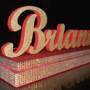 Glotter vermelho Brianna Sweet 16 Candelabros, Quinceanera & Mitzvah Candle Lighting Centerpiece, nome 3D isopor dourado, letras de espuma, chá de bebê