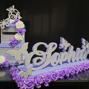 Tema de mariposa y rosa, candelabro de mariposa, decoración de mariposa en caja de cartón, centro de mesa con velas de quinceañera de mariposa y rosa, Sweet16