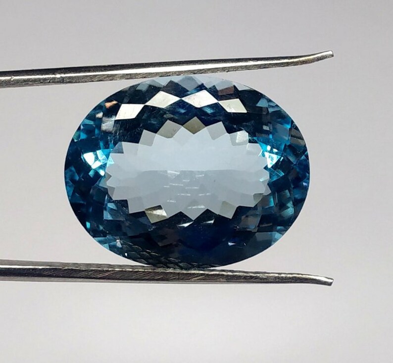 28 Cts 1 Pcs Lot Blue Topaz Oval Cut,Blue Topaz Faceted Cut Cabochon Size 22x18 MM Blue Topaz Faceted Stone,Blue Topaz Loose Gemstone.