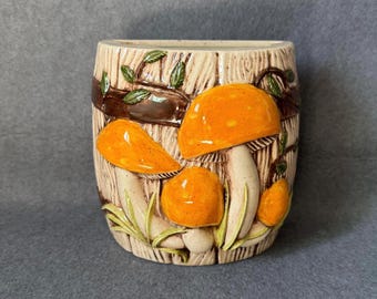 Arnel's Style Ceramic Mushroom Wall Planter - 1970s Retro Cottagecore Fungi Decor